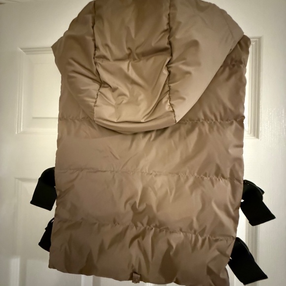Adroit Puffer Vest - Picture 2 of 6